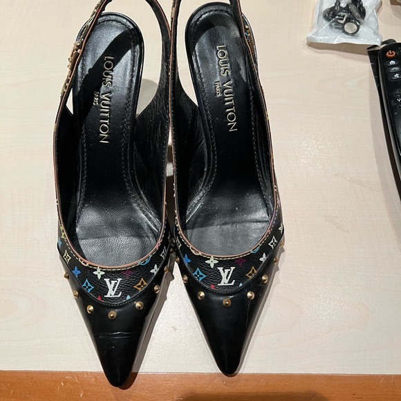 Gently used LV shoes with scuff marks on sole - Picture 3 of 3